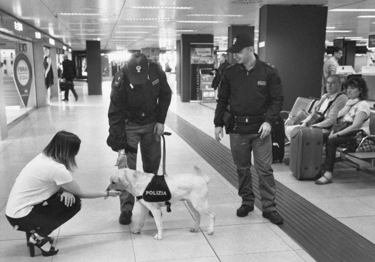 Calendario 2017 della Polizia di Stato – photo © Gianni Berengo Gardin – Courtesy Fondazione Forma per la Fotografia