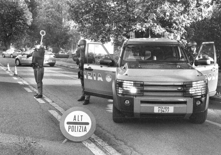 Calendario 2017 della Polizia di Stato – photo © Gianni Berengo Gardin – Courtesy Fondazione Forma per la Fotografia