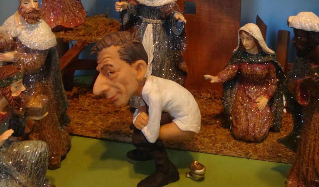 Maurizio Cattelan finisce fra le statuine del Presepe. Ecco come