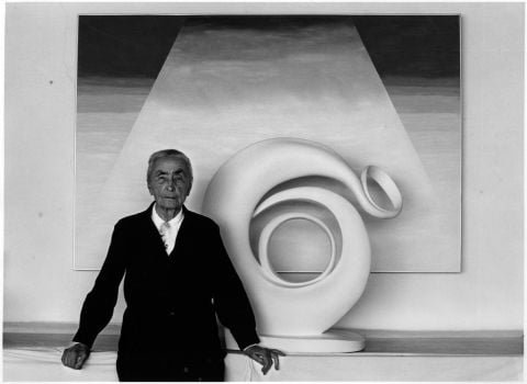 Myron Wood, Portrait of Georgia O’Keeffe with sculpture and painting, 1980 - © Pikes Peak Library District