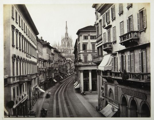 Robert Rive, Milano. Strada del Duomo, 1870 ca., Stampa all’albumina, cm 19,5x25