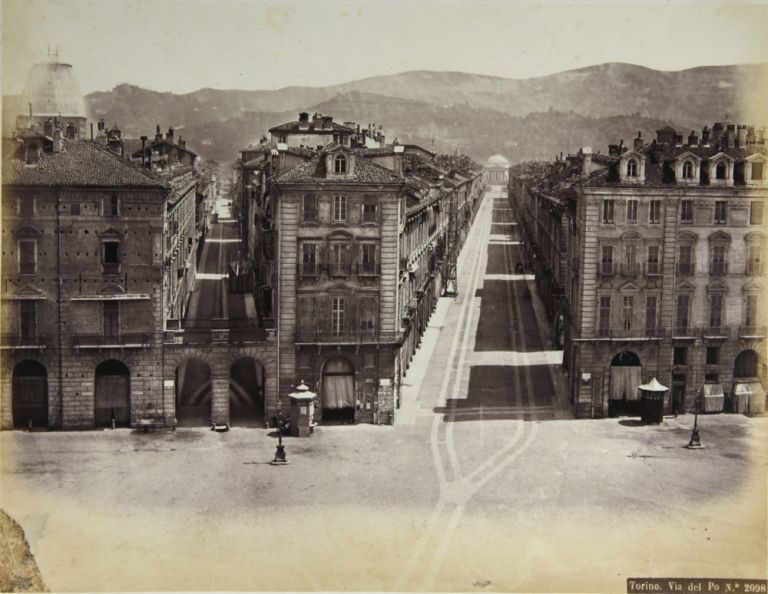 Robert Rive, Torino. Via Po, 1860-1870 ca., Stampa all’albumina, cm 19,5x25