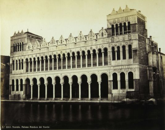 Robert Rive, Venezia. Fondaco dei Turchi, 1860-1870, Stampa all’albumina, cm 19,5x25