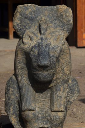 Statue ritrovate nel tempio funerario di Amenhotep III a Luxor