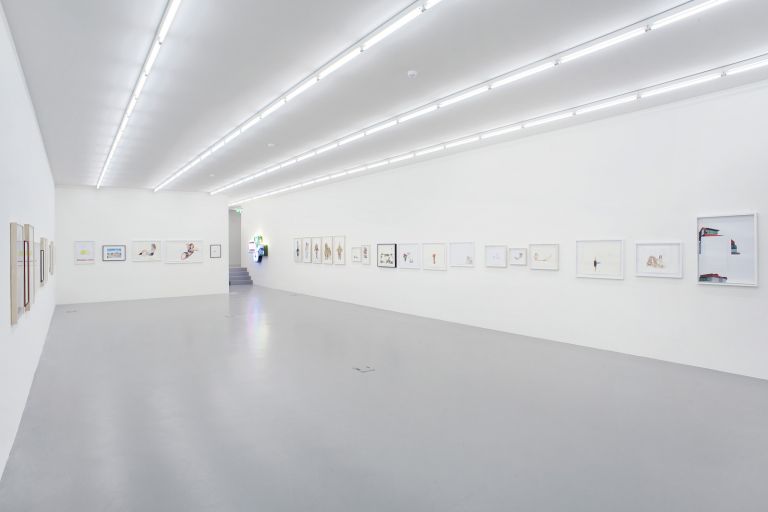 Tobias Rehberger – Tous pour les femmes - exhibition view at Galleria Giò Marconi, Milano 2016 © Armellin F.