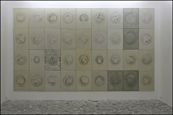 Domenico Bianchi – exhibition view at Casamadre, Napoli 2016 – Courtesy l'artista & Casamadre, Napoli