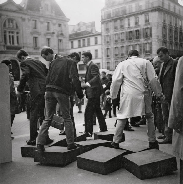 GRAV, Une Journée dans la rue, 1966 - Julio Le Parc © 2016 Artists Rights Society (ARS), New York : ADAGP, Paris - Photo Julio Le Parc : Atelier Le Parc