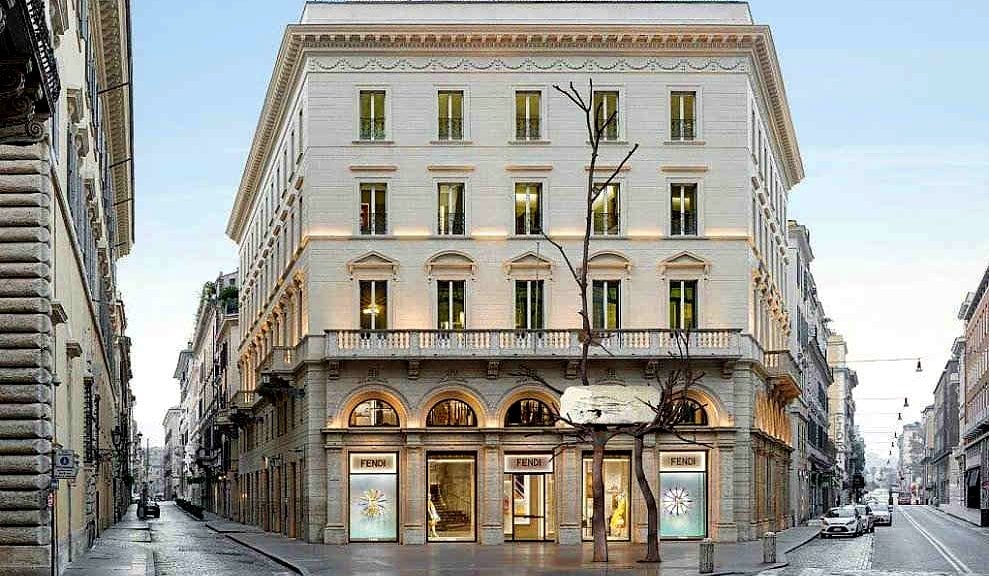 Un albero di Giuseppe Penone nel centro di Roma. In attesa della grande mostra by Fendi