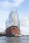 La Elbphilharmonie di Herzog & De Meuron (foto Iwan Baan)