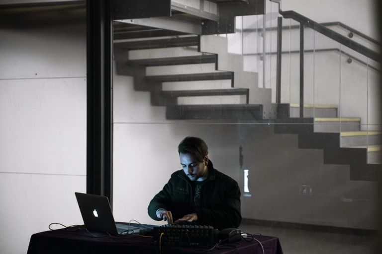 Lorenzo Balloni performing at Museolaboratorio, Città Sant’Angelo 2017. Photo Valeria Trasatti