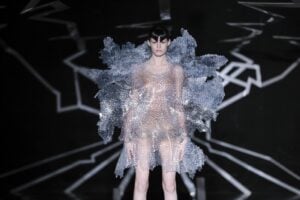 Paris Haute Couture salvata da Iris van Herpen