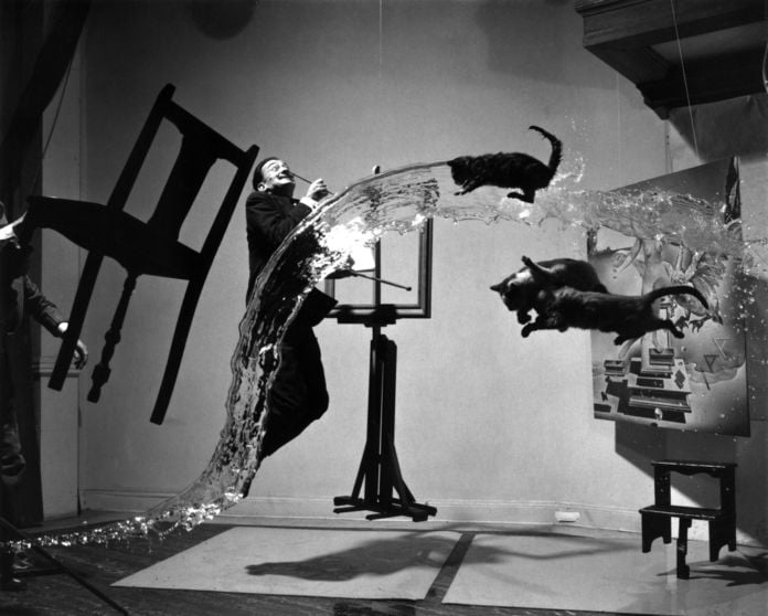 Philippe Halsman, Dalí Atomicus, 1948 – MoMA, New York