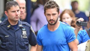 Performance anti Trump: arrestato l’artista Shia LaBeouf. Ecco il video