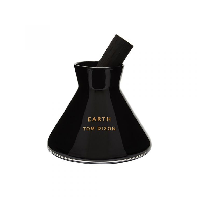 Tom Dixon, Earth