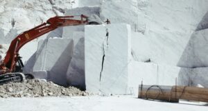 Uno sguardo trasversale sul lavoro. A Bologna