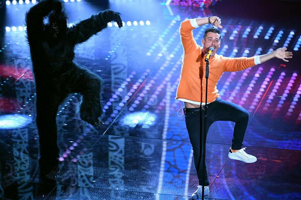 La scimmia nuda. Gabbani vince Sanremo citando Desmond Morris, l’ultimo dei surrealisti