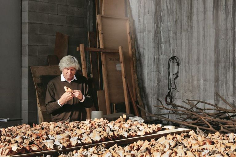 Giuseppe Penone nel suo studio a Torino, novembre 2016