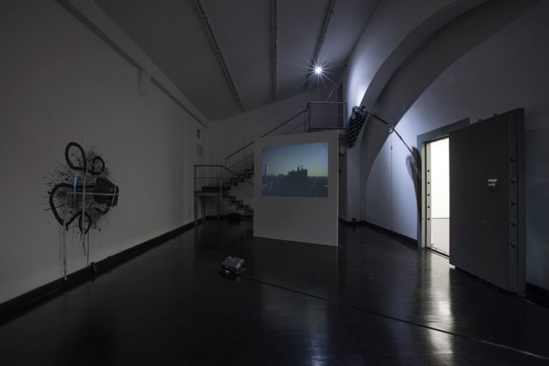 Gregory Bae, 45° 28’ 0’’ N, 9° 11’ 0’’ E. Exhibition view at FL Gallery, Milano 2017