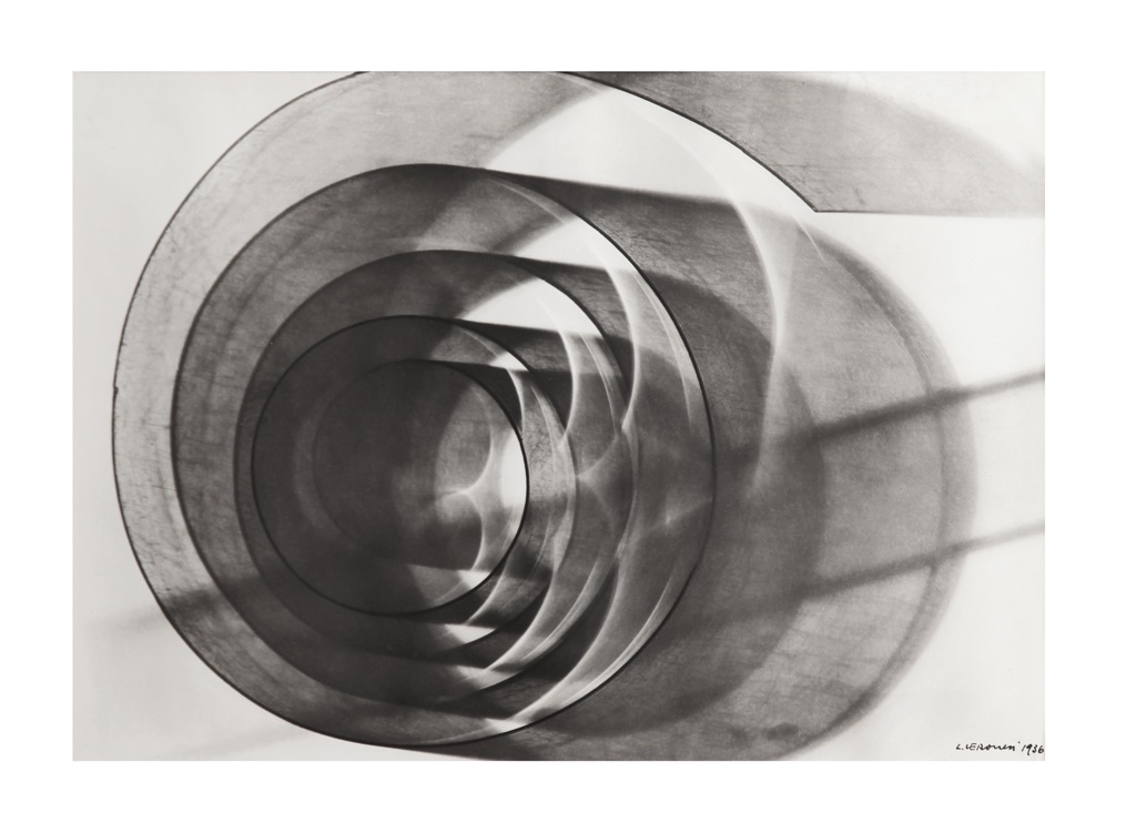 Luigi Veronesi, Senza Titolo, 1936, fotogramma, 26,5x37 cm. Courtesy Galleria 10 A.M. Art, Milano