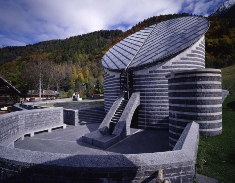 Mario Botta, Chiesa di San Giovanni Battista, Mogno 1996