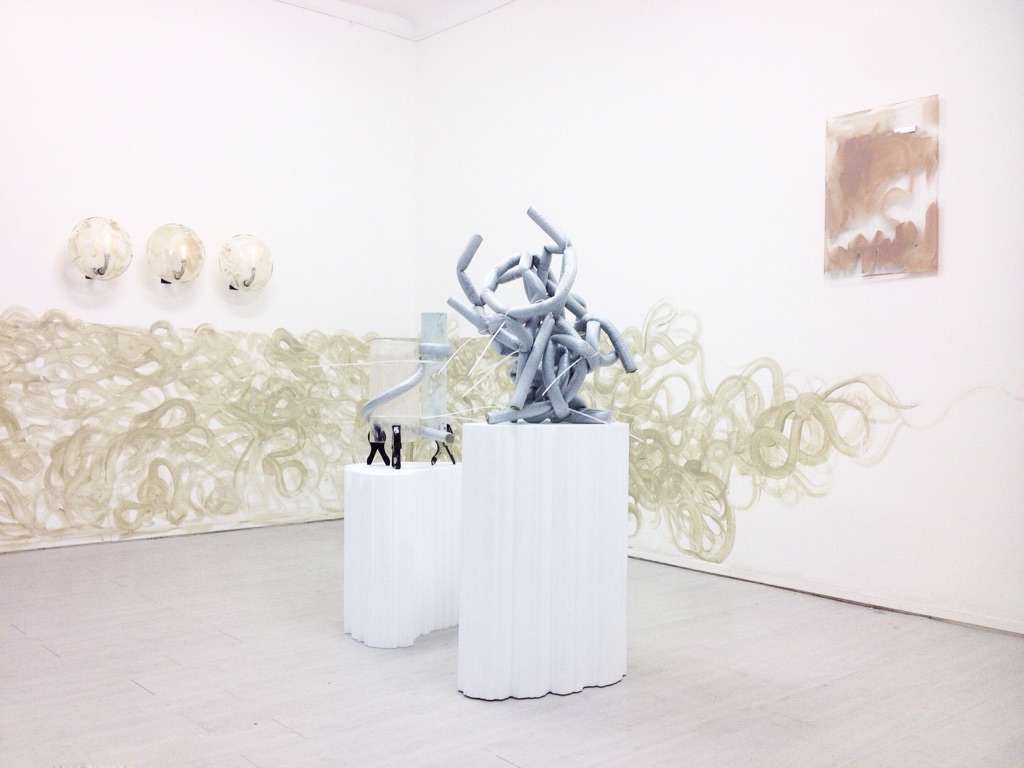 Nicola Gobetto. Hands up, Hands tied. Instalaltion view at Galleria Davide Gallo, Milano 2017