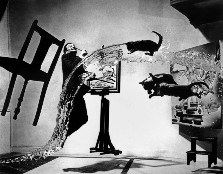 Spanish painter Salvador DALI. Dali Atomicus. 1948 © Philippe HalsmanMagnum Photos