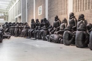 258 profughi di plastica senza volto. A Praga la provocazione di Ai Weiwei, immagini e video