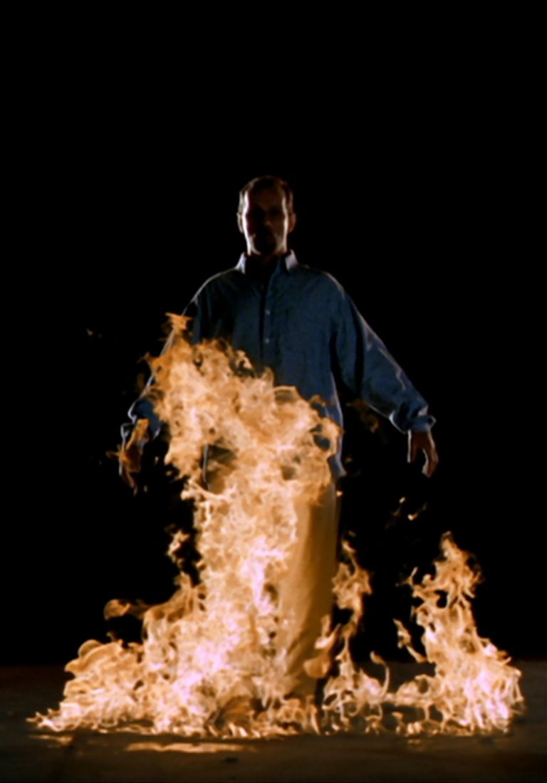 Bill Viola, The Crossing, 1996, 10’57’’. Installazione video-audio. Interprete Phil Esposito. Courtesy Bill Viola Studio