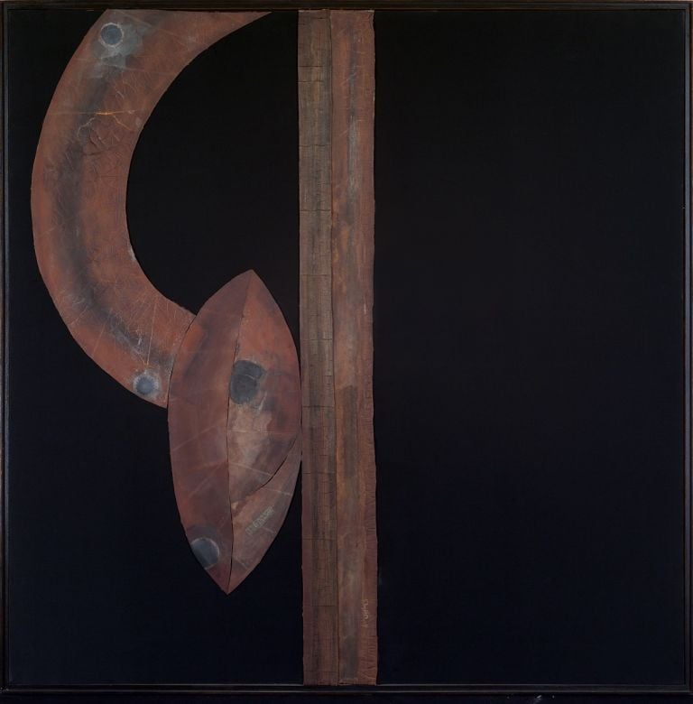 Carol Rama, Spazio anche più che tempo, bicycle inner tubes on canvas, 120 x 120 cm. Photo Augustin Ochsenreiter, Bolzano. © Archivio Carol Rama, Torino