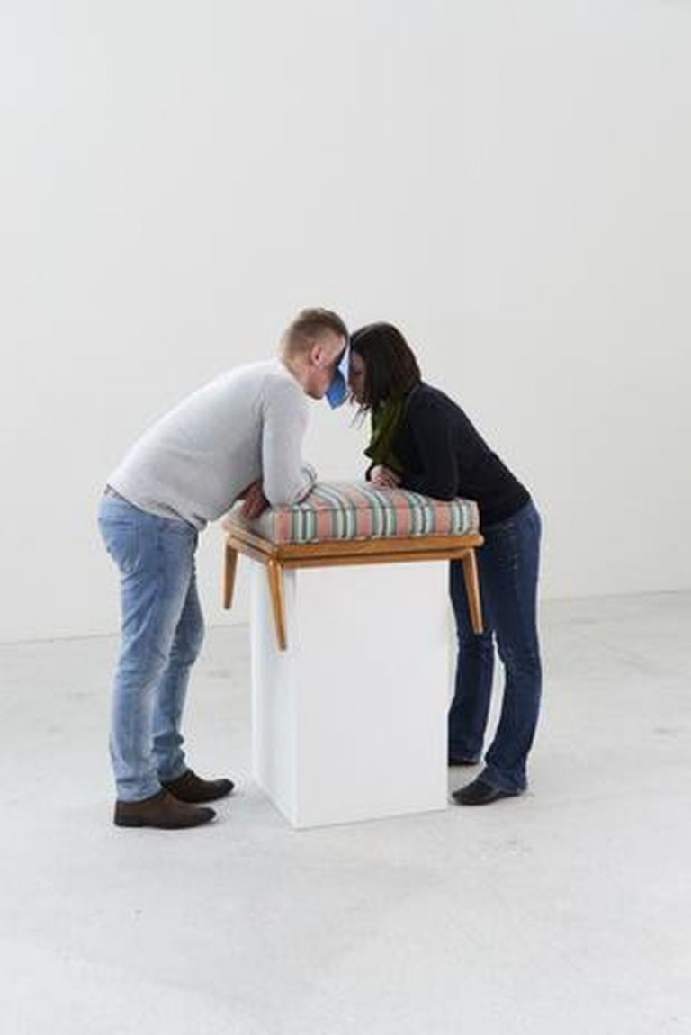 Erwin Wurm, Organization of Love, One Minute Sculpture, 2016 (Foto Lehmann Maupin)