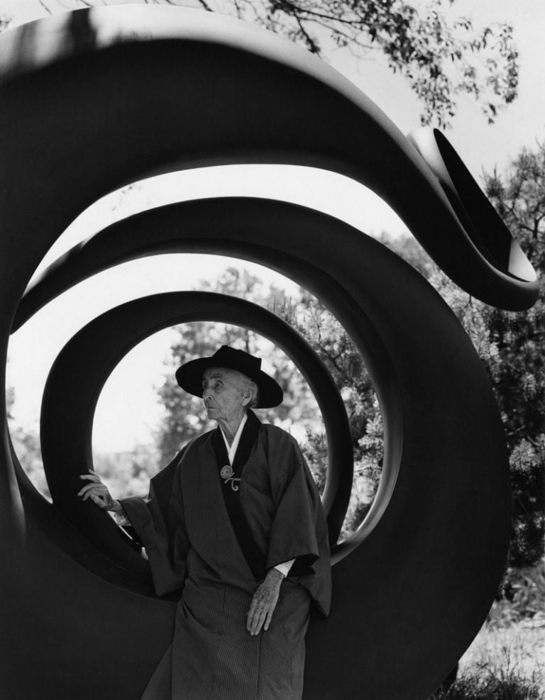 Georgia O’Keeffe by Bruce Weber Georgia O'Keeffe icona di stile. Il Brooklyn Museum omaggia la più grande pittrice d’America