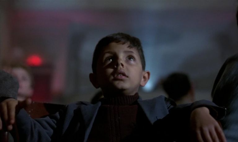 Il piccolo Totò Cascio in Nuovo Cinema Paradiso Ruspe sulla vecchia stazione di Nuovo Cinema Paradiso. Muore un luogo simbolo del cinema italiano