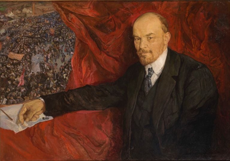 Isaak Brodsky, V. I. Lenin e manifestazione, 1919. Olio su tela, 90 x 135 cm. Museo Storico di Stato. Foto (c)con l'assistenza del Museo Storico di Stato e del Centro Esposizioni ROSIZO. Courtesy Royal Academy of Arts, Londra