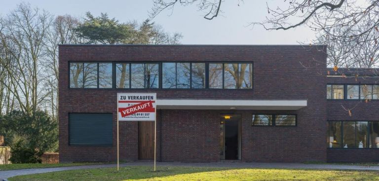 La Germania vende la villa di Mies van der Rohe. Ma c’è lo zampino di Elmgreen & Dragset