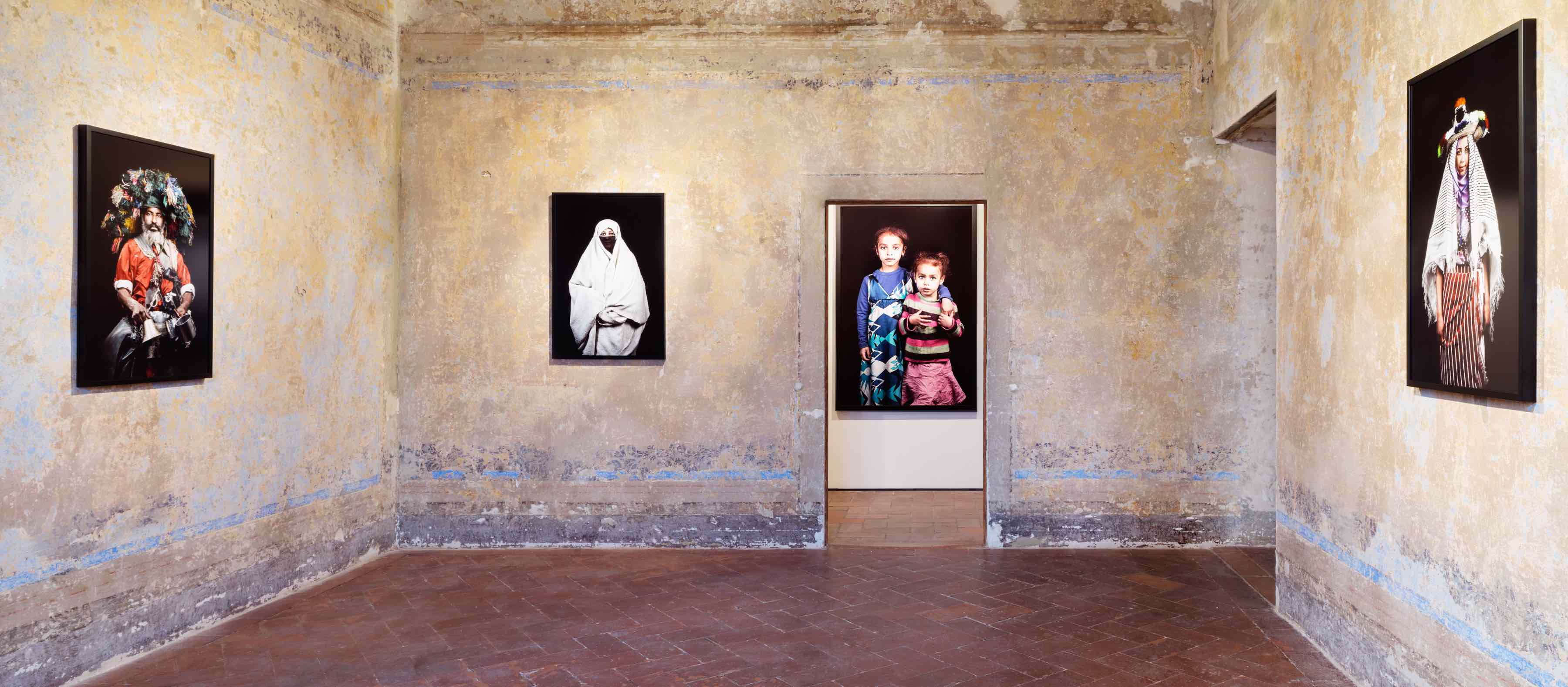 Leila Alaoui. Je te pardonne. Installation view at Galleria Continua, San Gimignano 2017. Courtesy the artist & Galleria Continua, San Gimignano, Beijing, Les Moulins, Habana