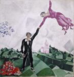 Marc Chagall, Passeggiata, 1917-18. Olio su tela, 175.2 x 168.4 cm. Museo di Stato Russo, San Pietroburgo. Foto (c) 2016, Museo di Stato Russo, San Pietroburgo. Foto(c) DACS 2016. Courtesy Royal Academy of Arts, Londra