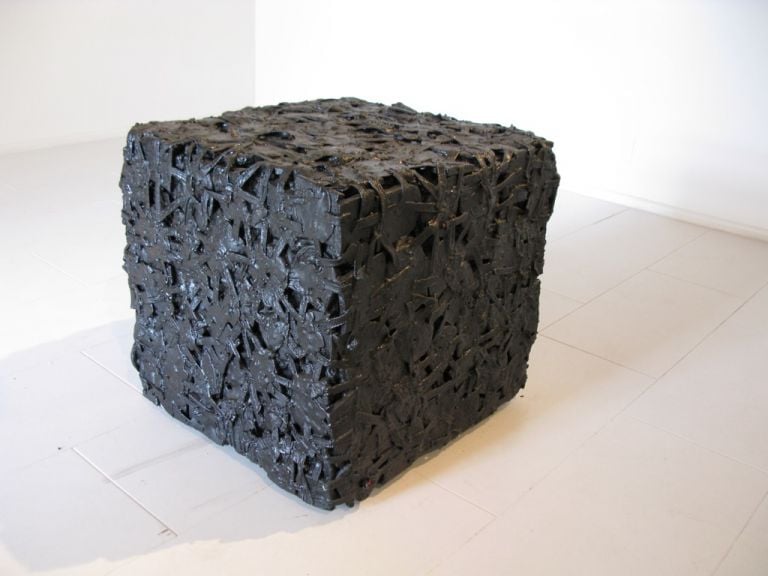 Virginia Ryan, African Cube, 2009. Collezione della Città di Terni