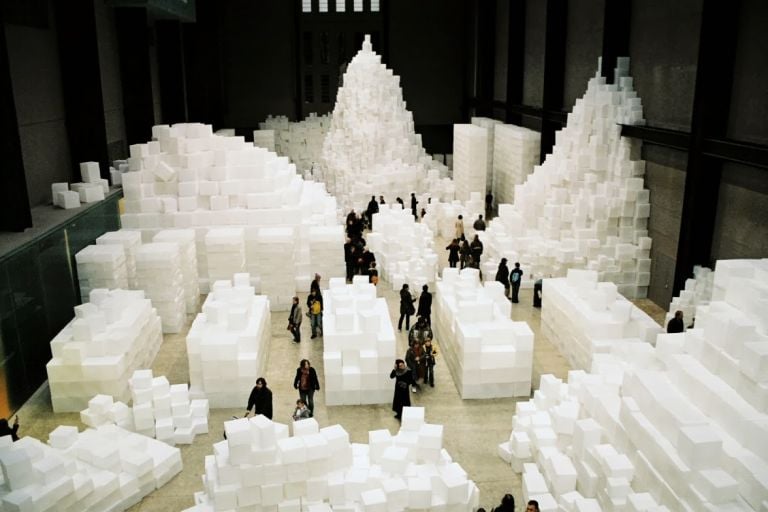 Rachel Whiteread, Embankment, 2005. Tate Modern, Turbine Hall, Londra