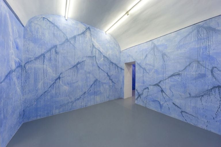 Alberto Di Fabio. Paesaggi della mente, 2017. Wall painting, misure ambientali. Courtesy Galleria Umberto Di Marino, Napoli. Photo Danilo Donzelli