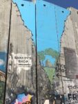 Confine israelo-palestinese. Murale di Banksy. Photo Valentina Rota