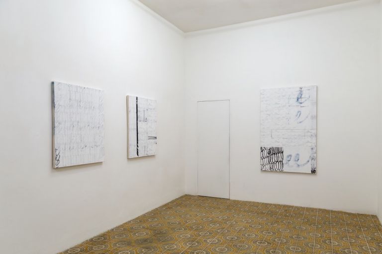 Daniel Davies. Cloud Illusions. Installation view at Acappella Gallery, Napoli 2017. © Danilo Donzelli Photography