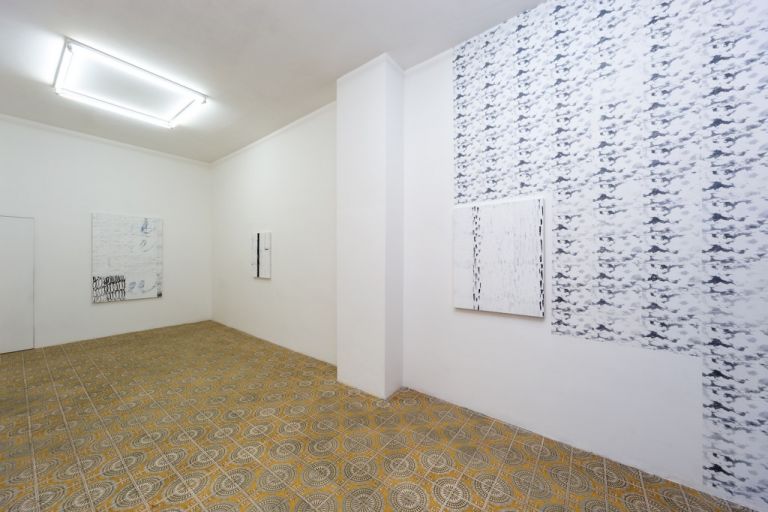 Daniel Davies. Cloud Illusions. Installation view at Acappella Gallery, Napoli 2017. © Danilo Donzelli Photography