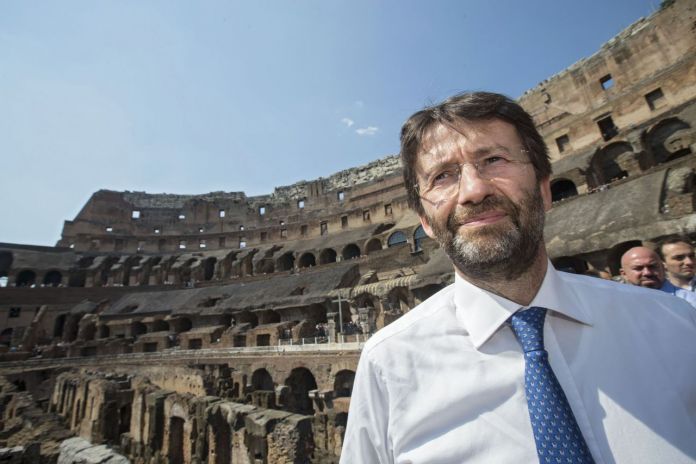 Dario Franceschini e il Colosseo - foto Corriere della Sera
