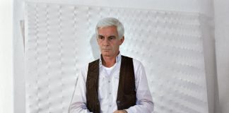 Enrico Castellani, Velleno, 1970. Photo Aurelio Amendola