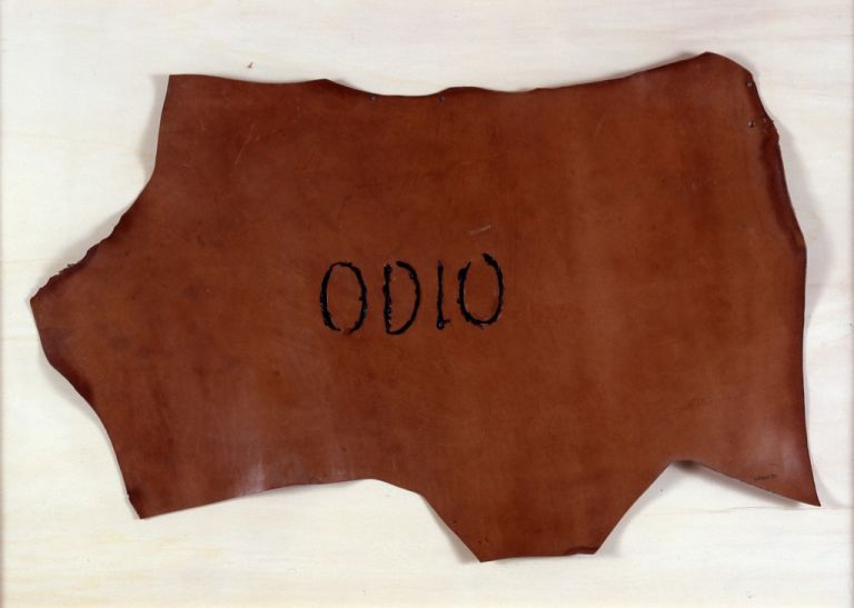 Gilberto Zorio, Odio, 1970. Collezione Olgiati, Lugano. In deposito presso Spazio -1, Città di Lugano. Photo Collezione Olgiati