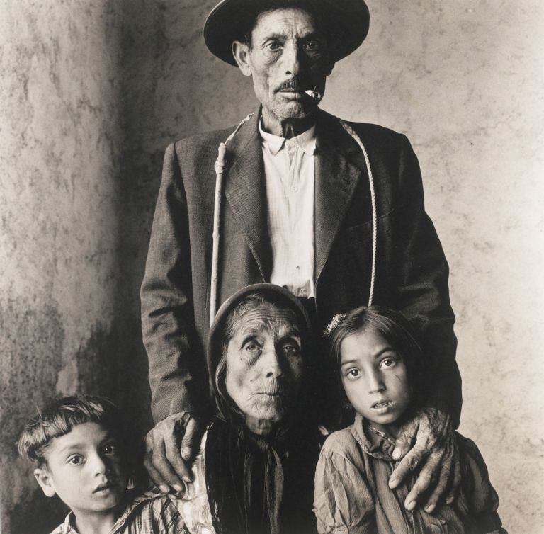 Irving Penn Gypsy Family Spain Irving Penn al Met di New York. Un geniale cantore della bellezza: corpi, volti e still life