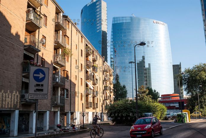 Milano, quartiere Isola. Veduta verso i grattacieli in zona Garibaldi - Porta Nuova