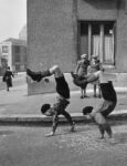 Les frères, rue du Docteur Lecène, 1934 © Atelier Robert Doisneau