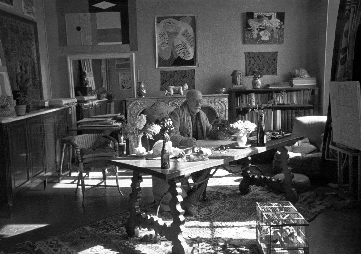 Matisse with his collection of Kuba cloths and a Samoan tapa, Vence, France, 1944. Courtesy Museum of Fine Arts, Boston