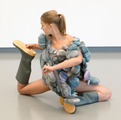 Piero Gilardi, Vestito Natura Sassi, 1967. Collezione Fondazione Gilardi. Photo Peter Cox